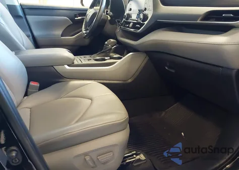 2021 Toyota Highlander Xle из США, поврежденный, VIN 5TDGZRBHXMS153905